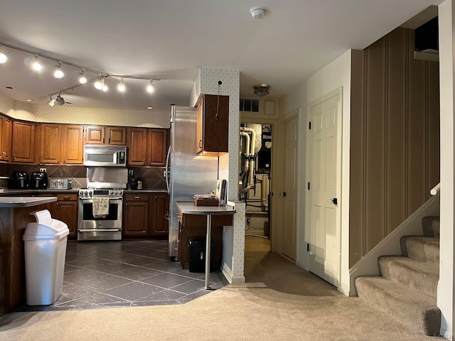 516 River Pointe Cir, Milan, MI 48161 - photo 2
