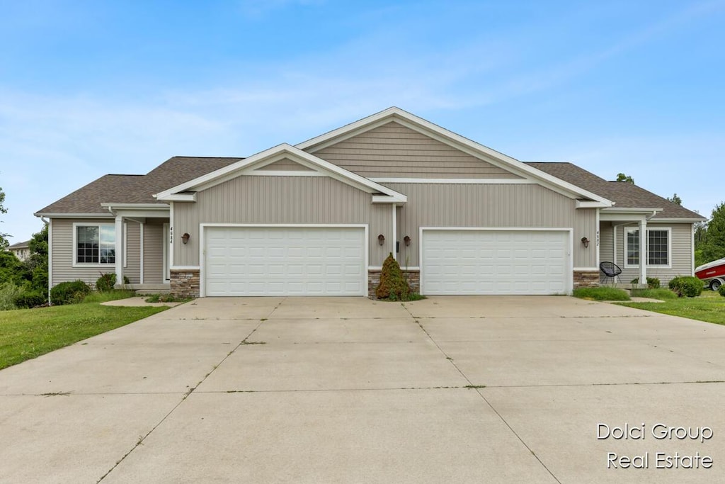 4682-4684 S Shooks Ct, Hudsonville, MI 49426 - photo 1