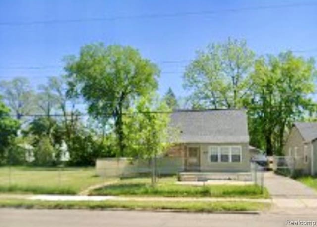 2644 Clio Rd, Flint, MI 48504 - photo 3