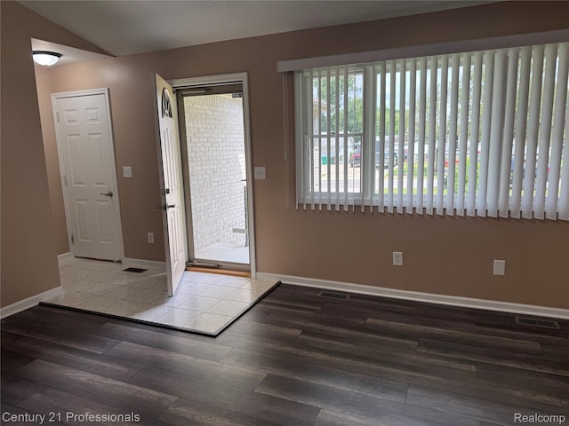 31487 Cambridge St, Garden City, MI 48135 - photo 19