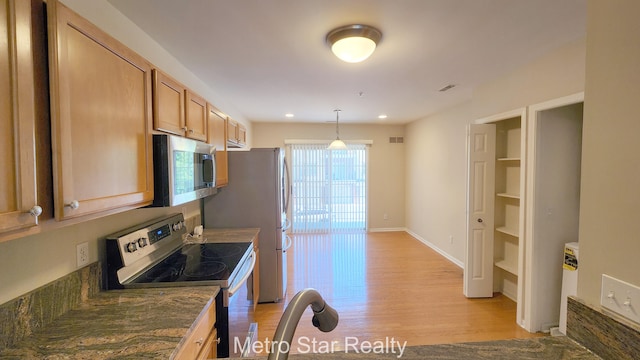 1418 Ashford Ct, Troy, MI 48084 - photo 6