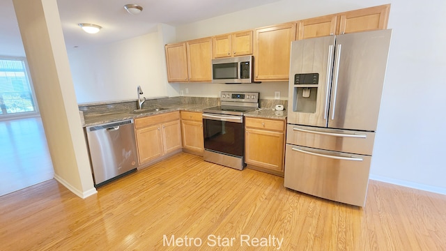 1418 Ashford Ct, Troy, MI 48084 - photo 7