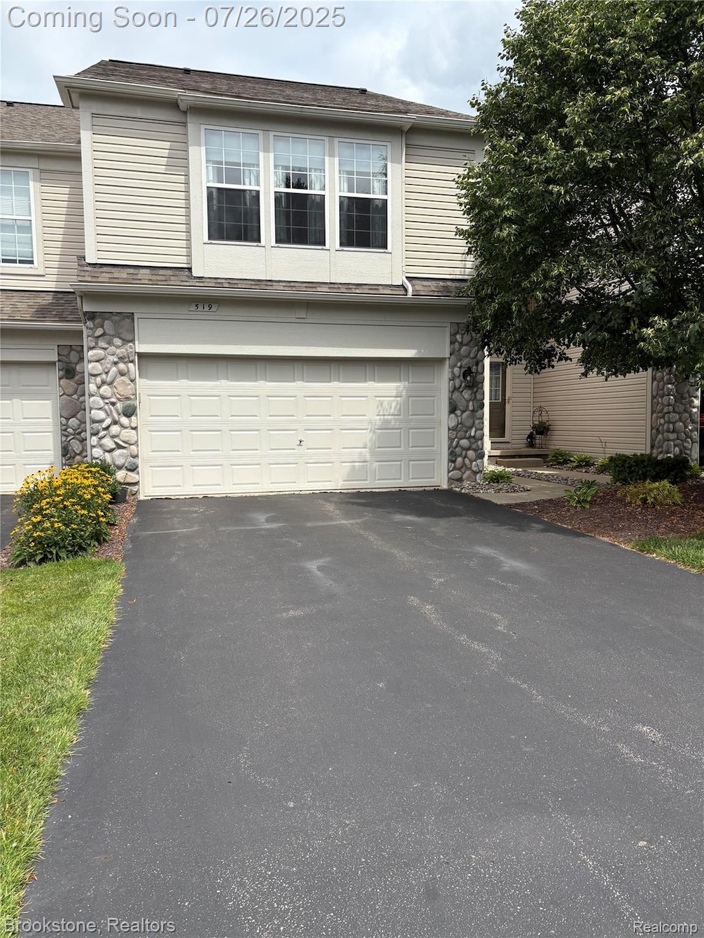 519 Dockside Cir, Holly, MI 48442 - photo 1