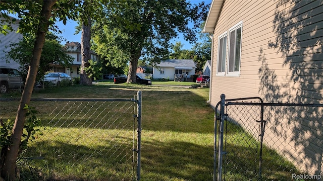 1204 E Pearl Ave, Hazel Park, MI 48030 - photo 8