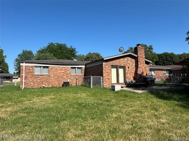 37683 Adrian Dr, Macomb, MI 48310 - photo 2
