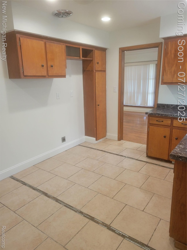 21550 Duns Scotus St, Southfield, MI 48075 - photo 8