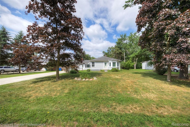 2139 Jones Rd, Waterford, MI 48327 - photo 2