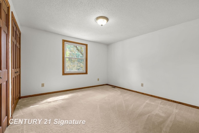6105 Oak Meadows Ct, Midland, MI 48640 - photo 32