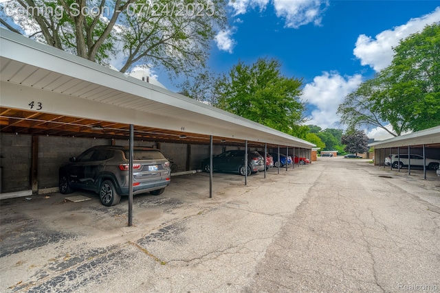 560 Billingsgate Ct, Bloomfield Hills, MI 48301 - photo 33