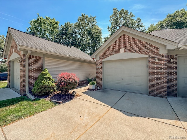 21425 Archwood Cir, Farmington Hills, MI 48336 - photo 4