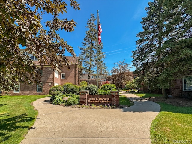 21425 Archwood Cir, Farmington Hills, MI 48336 - photo 2