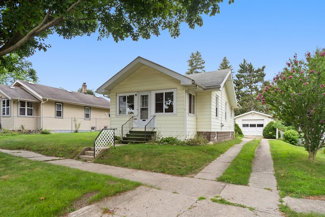 910 Bush St, Jackson, MI 49202 - photo 1