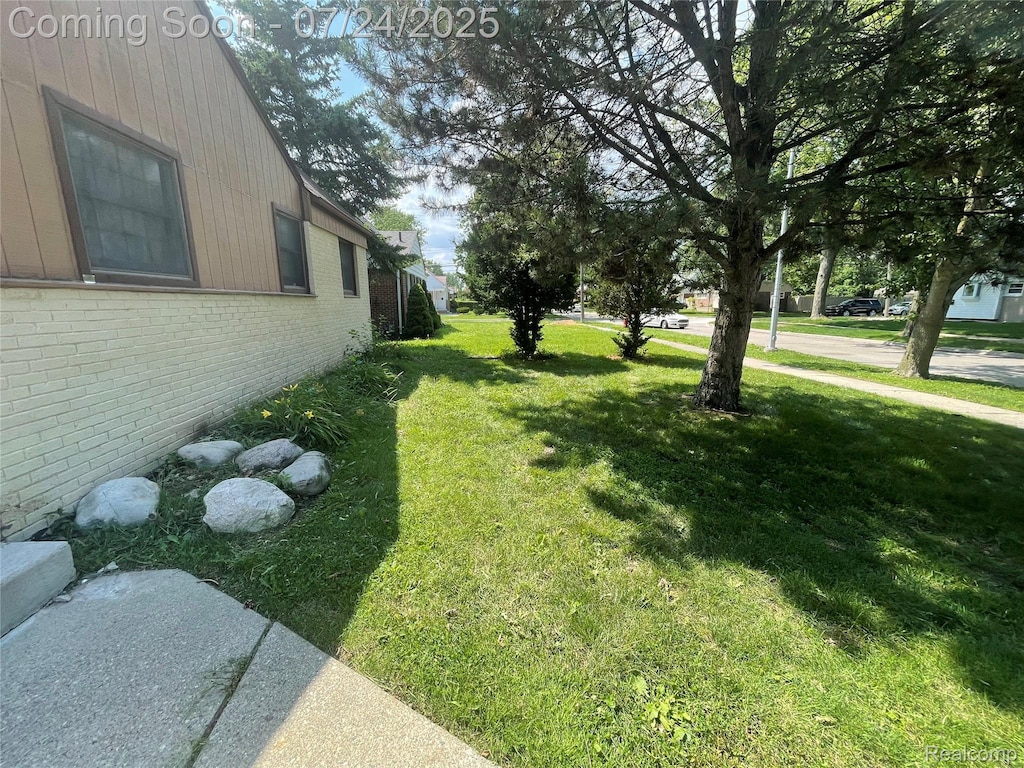 20616 Lancaster St, Harper Woods, MI 48225 - photo 2