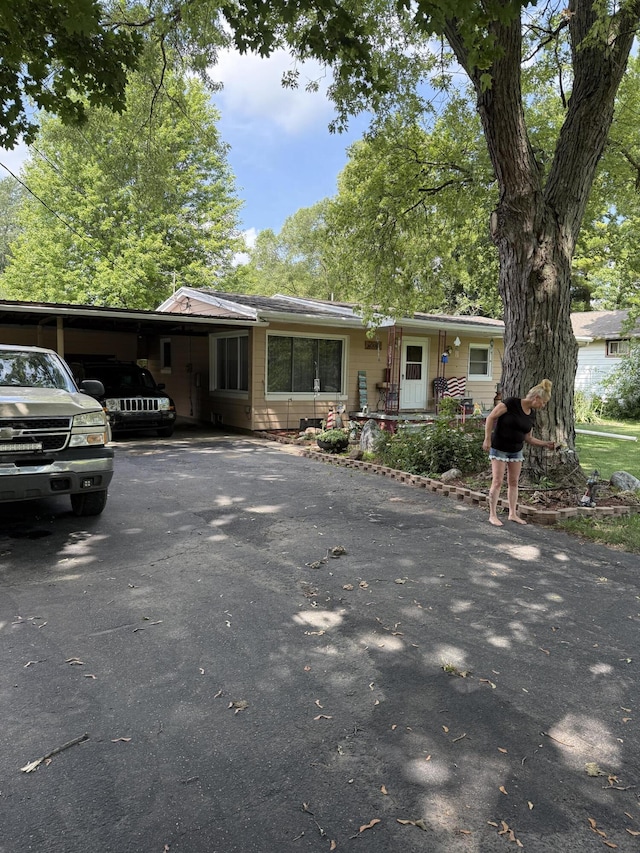 15940 Elmira St, Lansing, MI 48906 - photo 23