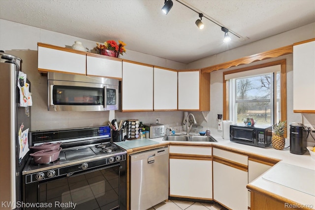 1700 Cooley Lake Rd, Milford, MI 48381 - photo 12