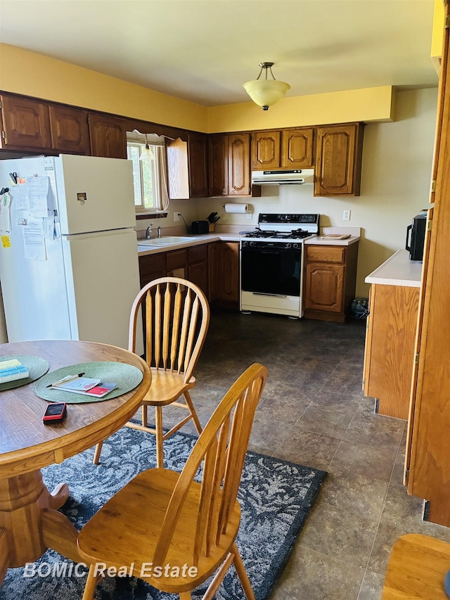 12066 Oak St, Birch Run, MI 48415 - photo 3