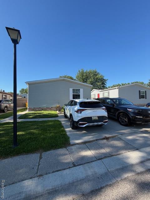 17115 Scarborough Dr, Macomb, MI 48044 - photo 1