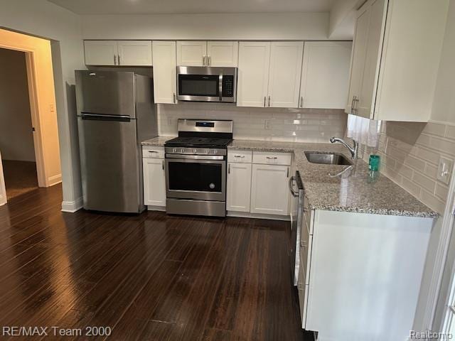 8768 Whitehorn St, Romulus, MI 48174 - photo 17
