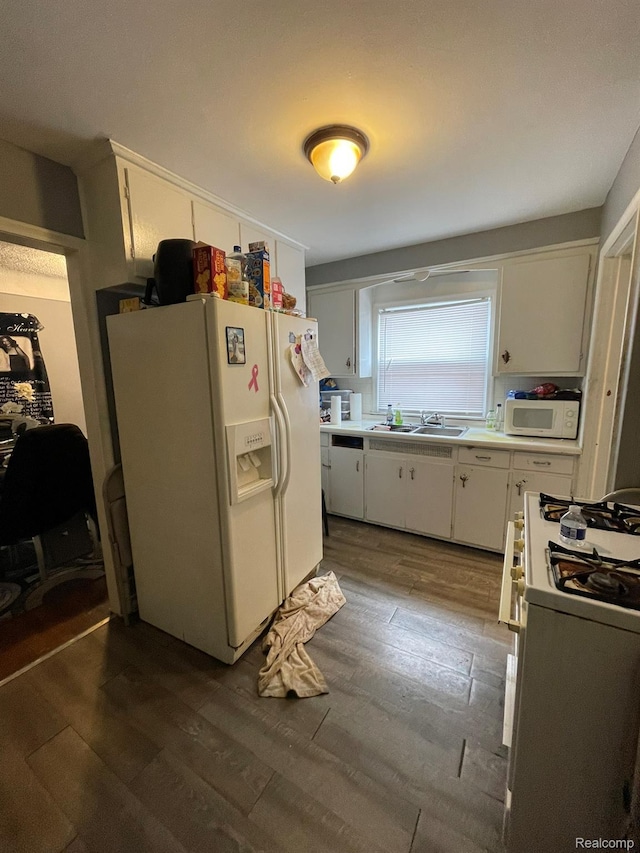 10253 Mckinney St, Detroit, MI 48224 - photo 2