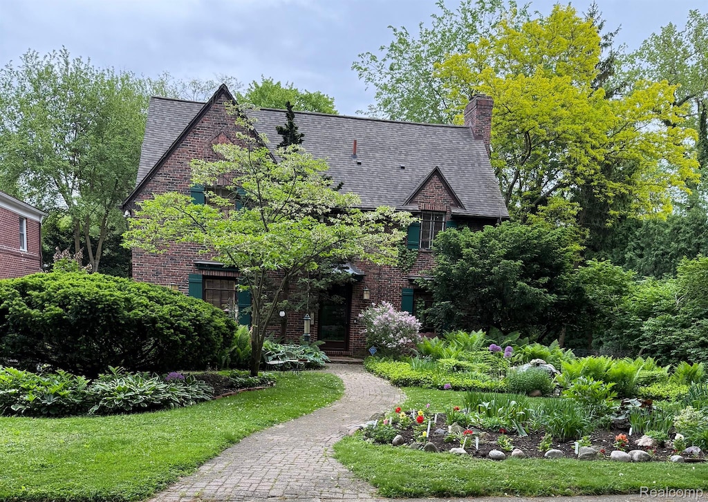 8642 Hendrie Blvd, Huntington Woods, MI 48070 - photo 1