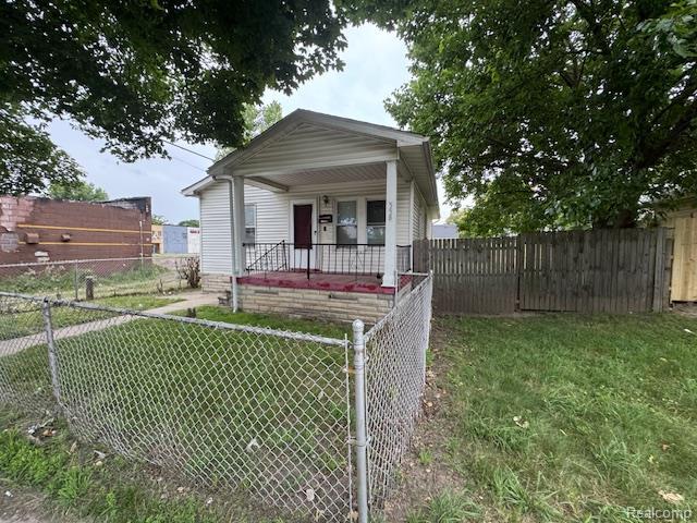 558 Frazier St, River Rouge, MI 48218 - photo 2