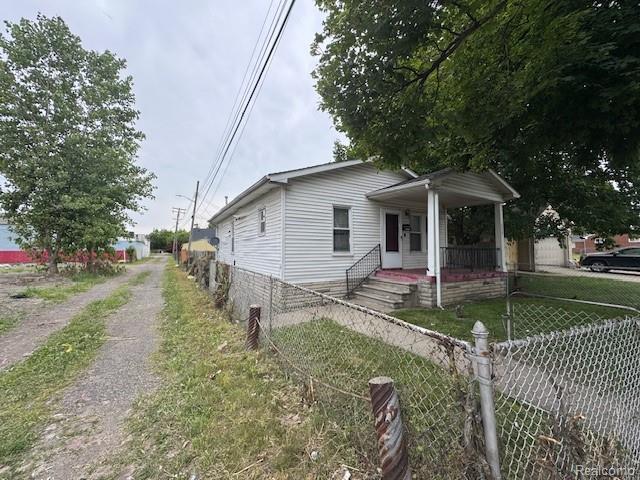 558 Frazier St, River Rouge, MI 48218 - photo 3