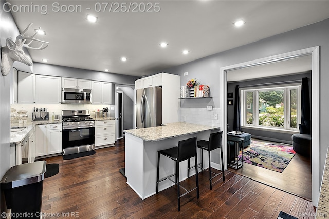 2023 Roslyn Rd, Grosse Pointe Woods, MI 48236 - photo 12