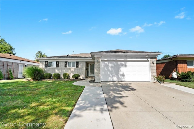 2307 Castleton Dr, Troy, MI 48083 - photo 1