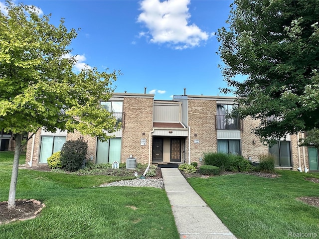 17991 University Park Dr, Livonia, MI 48152 - photo 1