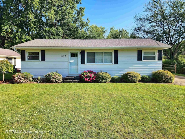 6909 Wallace Dr, Saginaw, MI 48609 - photo 1