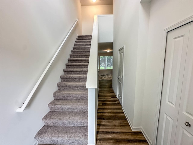 1047 Rebecca St, Marshall, MI 49068 - photo 2