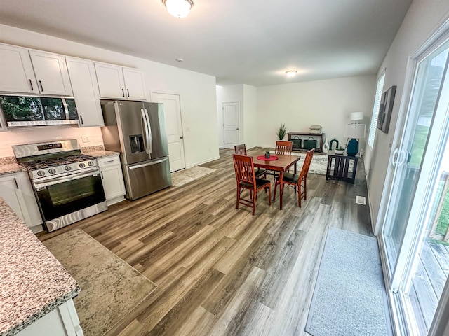 1047 Rebecca St, Marshall, MI 49068 - photo 4