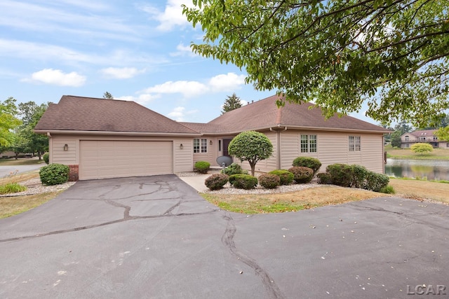 215 Richlyn Dr, Adrian, MI 49221 - photo 1