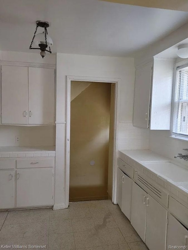 11685 Beaconsfield St, Detroit, MI 48224 - photo 8