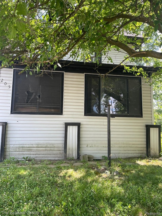 205 W Dayton St, Flint, MI 48505 - photo 3