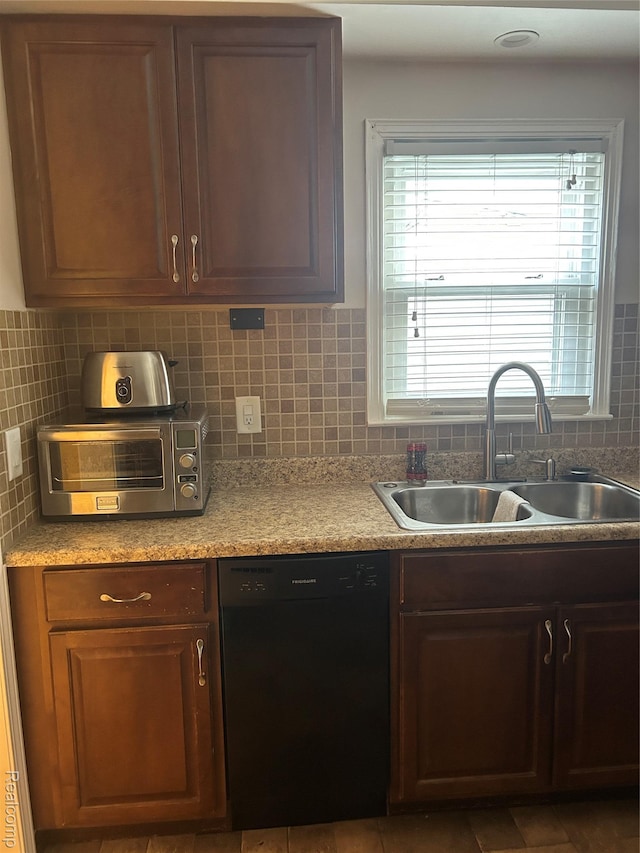 213 Robertson St, Mount Clemens, MI 48043 - photo 13