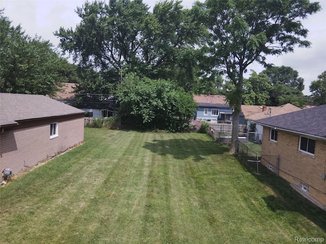8275 Cadillac Ave, Warren, MI 48089 - photo 1