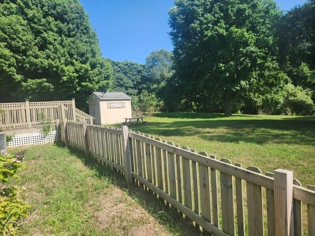 913 E Lewis St, Whitehall, MI 49461 - photo 32