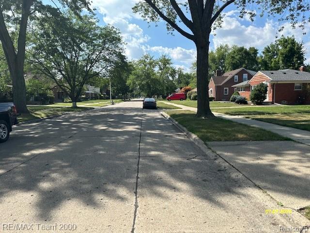 19703 Roscommon St, Harper Woods, MI 48225 - photo 5