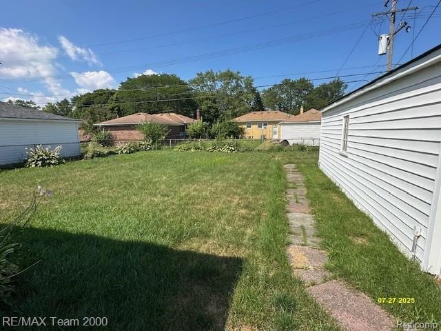 19703 Roscommon St, Harper Woods, MI 48225 - photo 9
