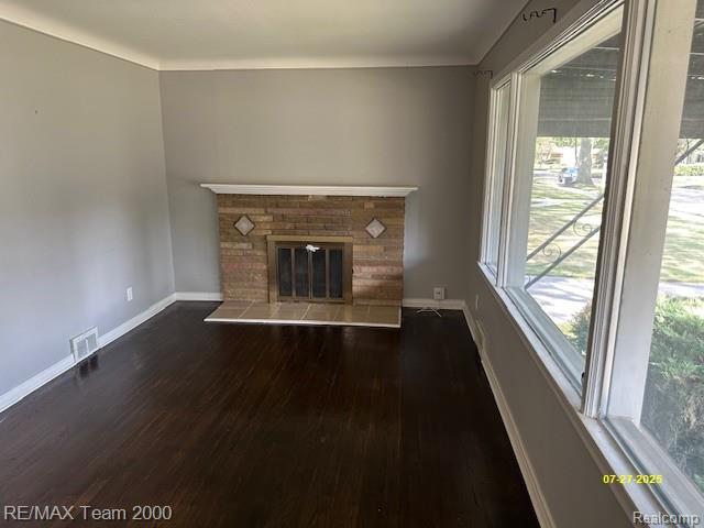 19703 Roscommon St, Harper Woods, MI 48225 - photo 11