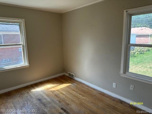 19703 Roscommon St, Harper Woods, MI 48225 - photo 15