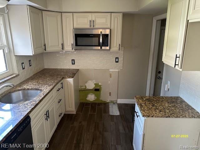 19703 Roscommon St, Harper Woods, MI 48225 - photo 18