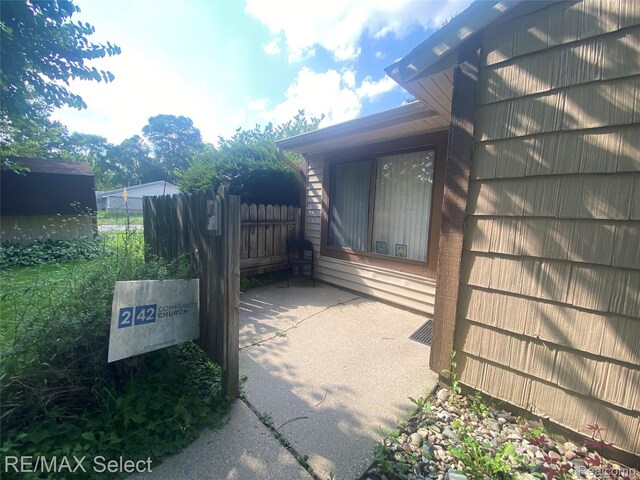 2110 Phillips Ave, Holt, MI 48842 - photo 4