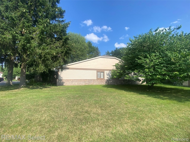 2110 Phillips Ave, Holt, MI 48842 - photo 8