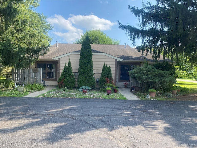 2110 Phillips Ave, Holt, MI 48842 - photo 13