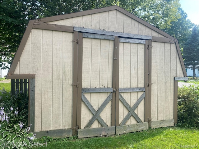 2110 Phillips Ave, Holt, MI 48842 - photo 6