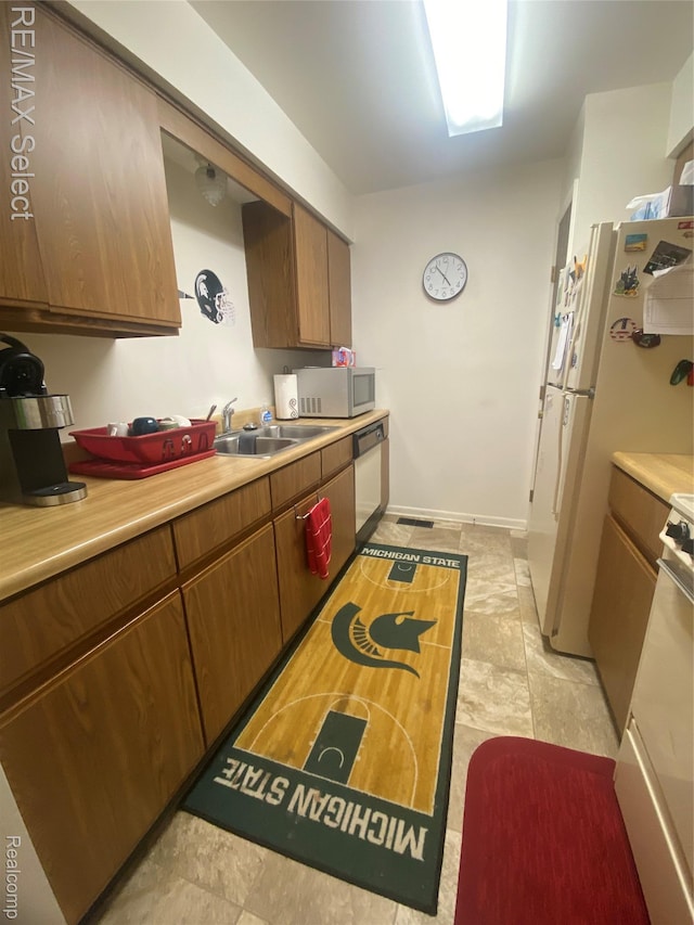 2110 Phillips Ave, Holt, MI 48842 - photo 30