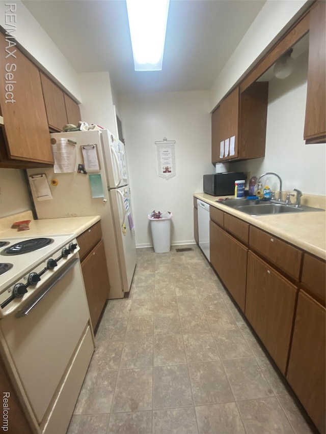 2110 Phillips Ave, Holt, MI 48842 - photo 39