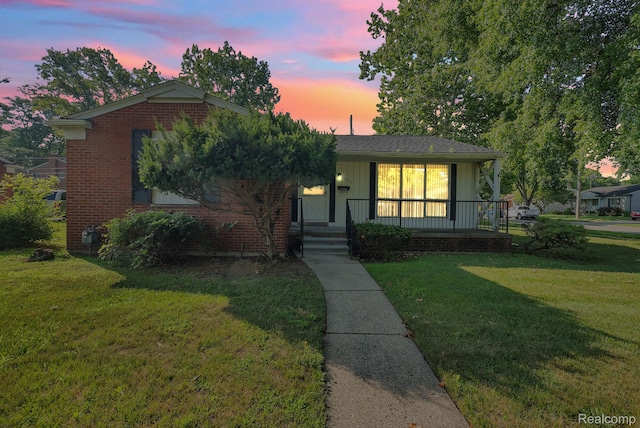 20195 River Oaks Dr, Dearborn Heights, MI 48127 - photo 1
